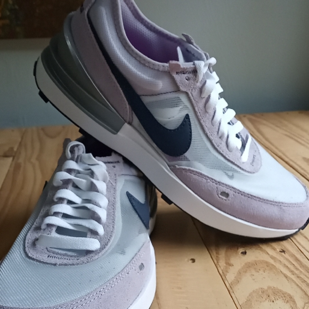 Nike White and Purple Athletic Shoes Big Kids Size 7Y